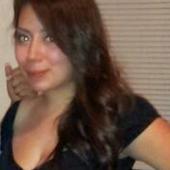 Meet your Posher, Abigail - Picture 1 of 1